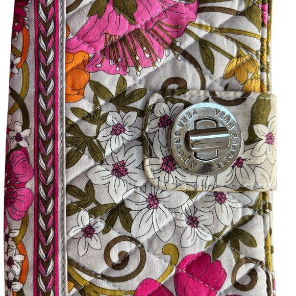 Vera Bradley quilted cotton zip around wallet pink white gray green turn lock - Picture 8 of 10